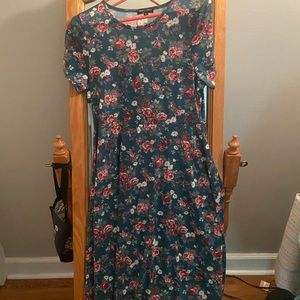 Beautiful rose patterned dress!